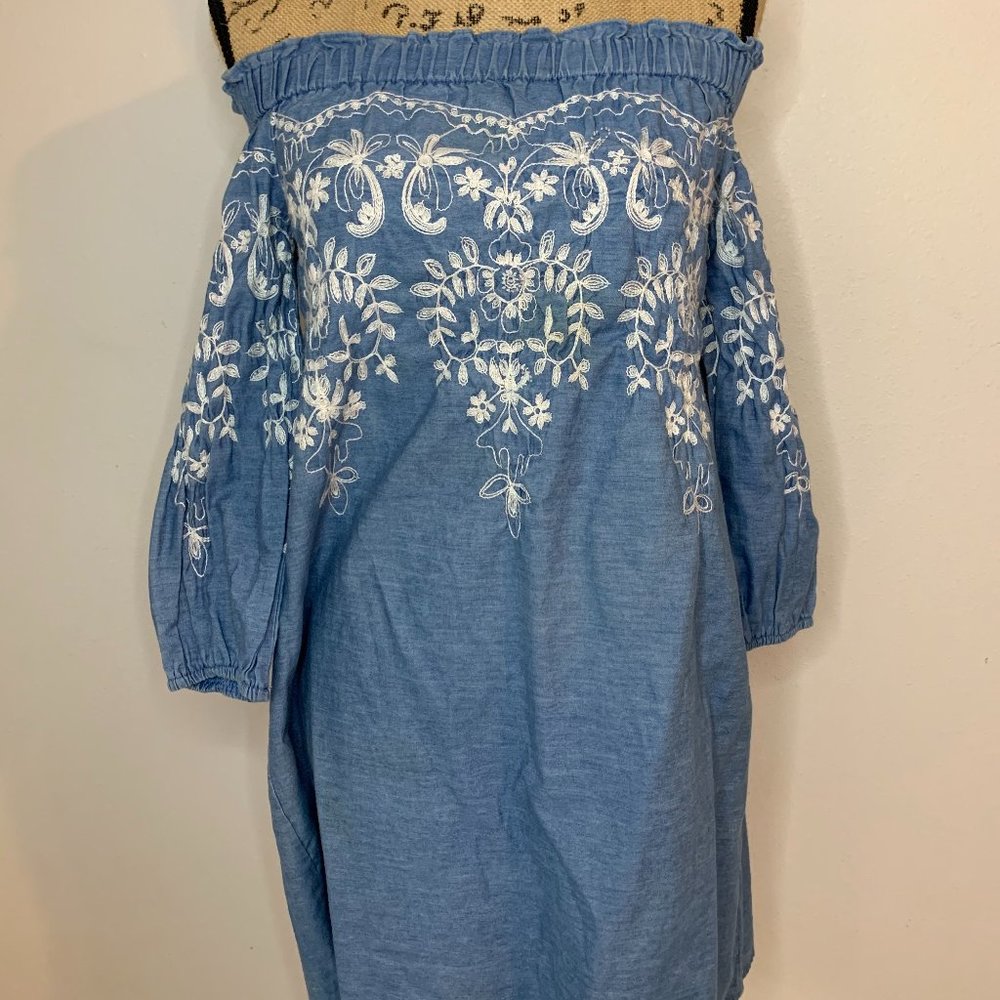 Blue strapless dress